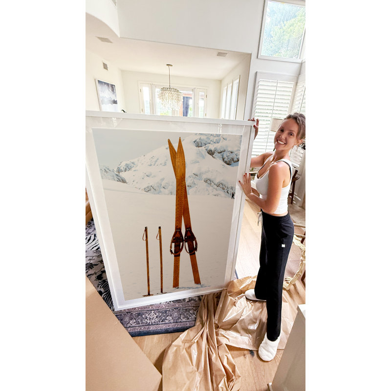 «Snowed In», Bois naturel, Reproduction encadrée d'une seule photo sans pass, H 50 po x l 38 po