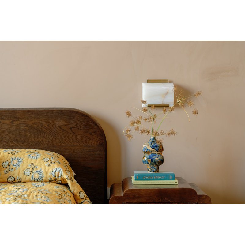 Fairfield Wall Sconce in Aged Brass, Gold