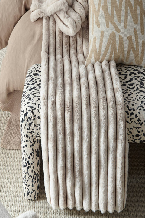 Blankets and Throws