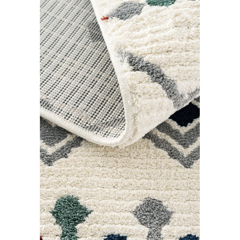 Rask Machine Made Indoor / Outdoor Area Rug, Rectangle 3'3" x 6'6"