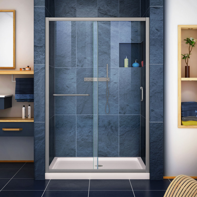 Ensemble de receveur de douche DreamLine Infinity-Z avec porte de douche coulissante semi-sans cadre transparente, 91,4 cm (P) x 121,9 cm (L) x 189,8 cm (H), finition nickel brossé et bonde centrale.