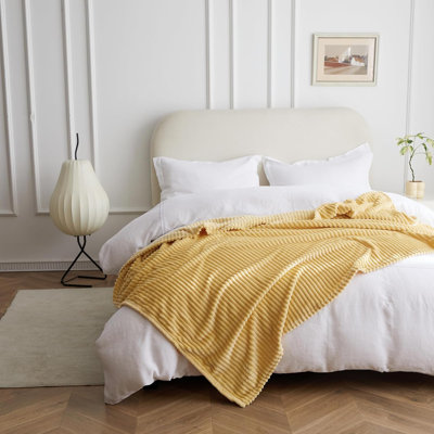 Flannel Fleece Luxury Super Soft Decorative Throw Blanket