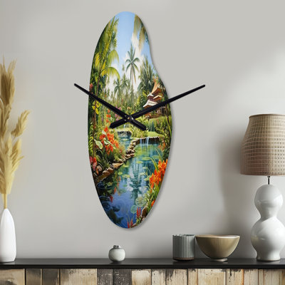 Bali Bliss Landscape II - Art asiatique, horloge asymétrique en métal, horloge murale incurvée