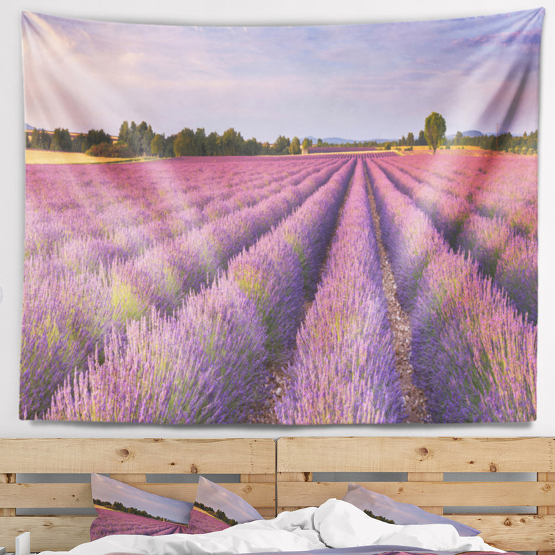 Paysage, lavande, rangées de fleurs en tapisserie, H 32 po x l 39 po