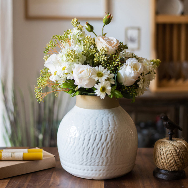 Vase de table en porcelaine blanche, H 8,8 po x l 8,6 po x P 8,6 po