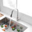 Robinet de cuisine rétractable en acier inoxydable avec pivotant à 360 ° pour une utilisation moderne dans la cuisine