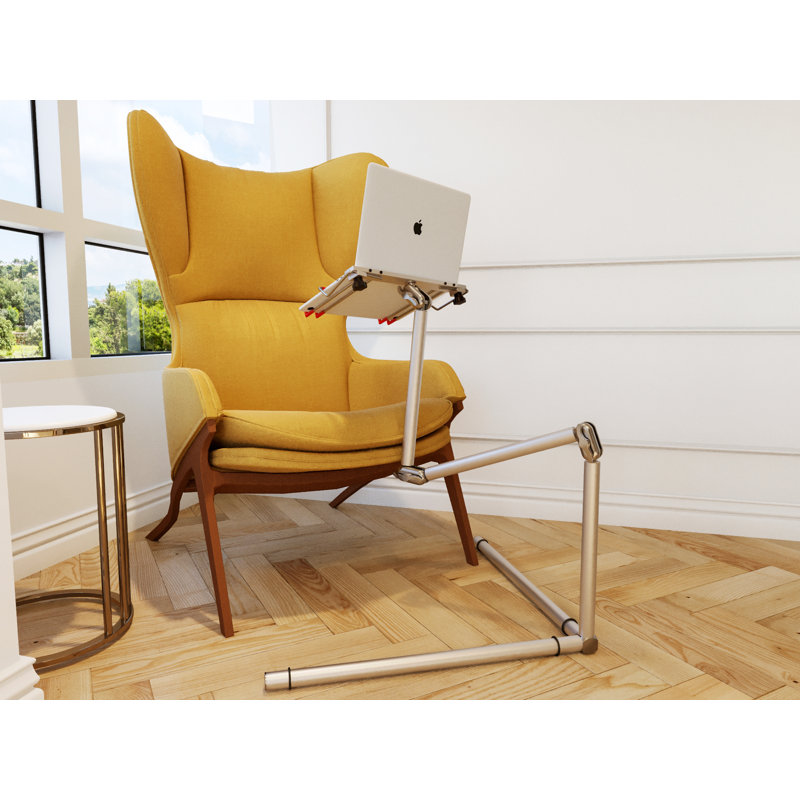 Convenient and easily adjustable laptop desk