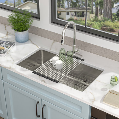 33 in. Undermount Kitchen Sink Single Bowl Stainless Steel Sink with Sink Grid and Basket Strainer