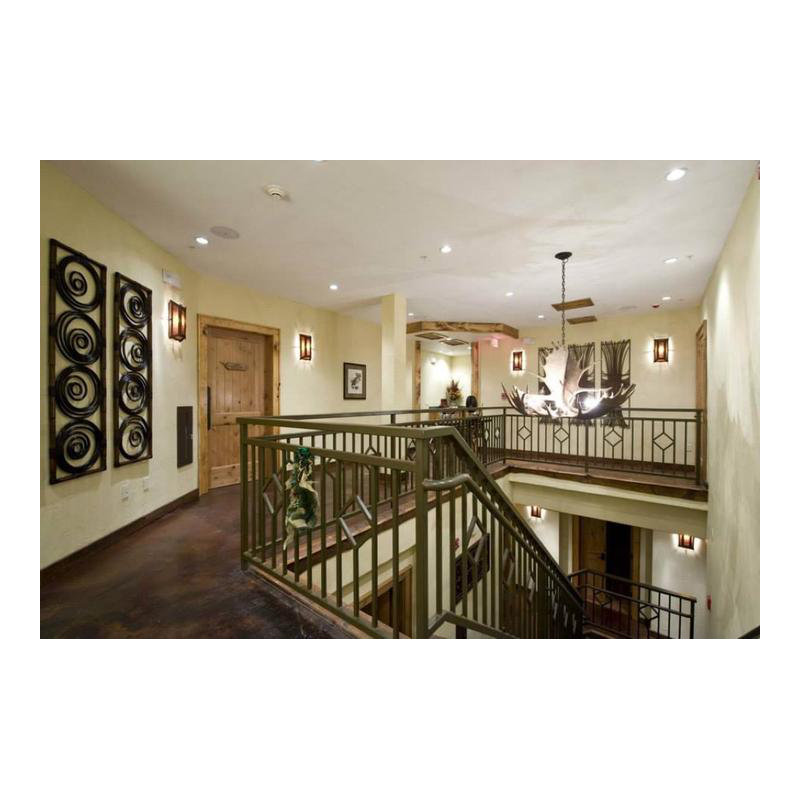 Krueger 10 - Light Chandelier