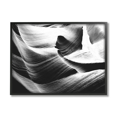 Reproduction d’art graphique abstraite Canyon Edge Smooth Rock Black White par Daphne Polselli