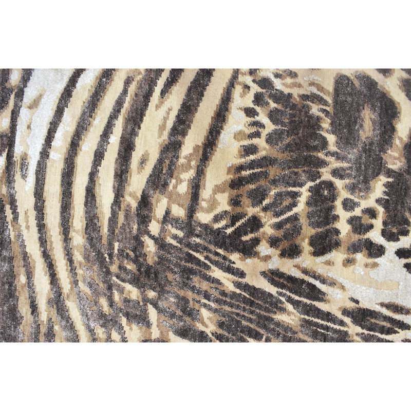 Animal Print Area Rug in White, Rectangle 8' x 10'