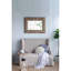 Le miroir mural de 30 po x 2 po x 39 po avec cadre en bois brun ajoute de la chaleur au décor de la pièce et reflète le cadre du miroir de 39 po x 30 po 2 po, ce qui améliore l'impact visuel