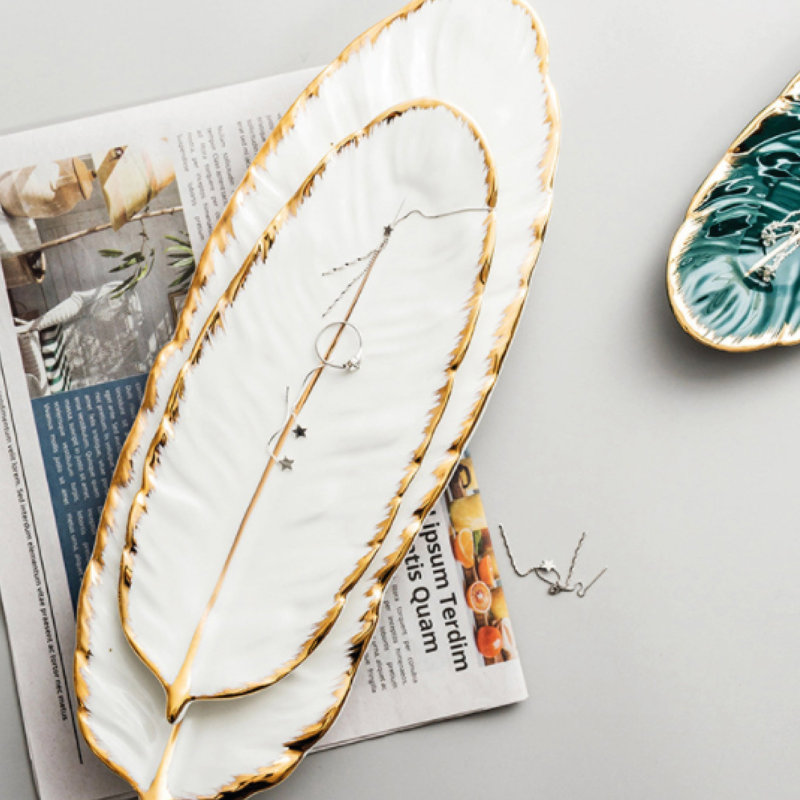 Assiette décorative en porcelaine Amyanne, H 1 po x l 10 po x P 4 po