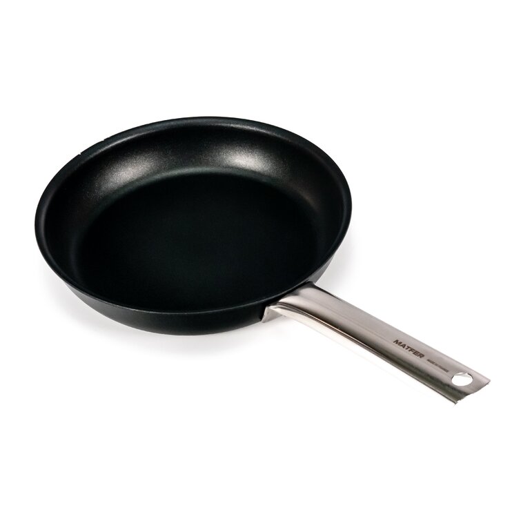 Black Carbon Steel Frying Pan (10), Matfer Bourgeat