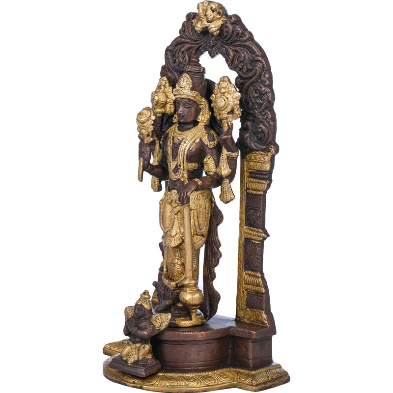 Statue de lord Vishnu debout sur un piédestal Garuda