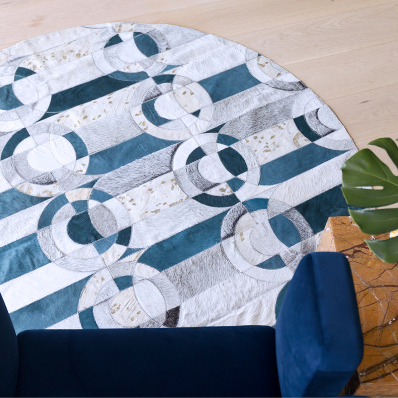 Cowhide Area Rug, Round 9'10"