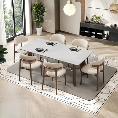 Ensemble de table et de chaises élégantes