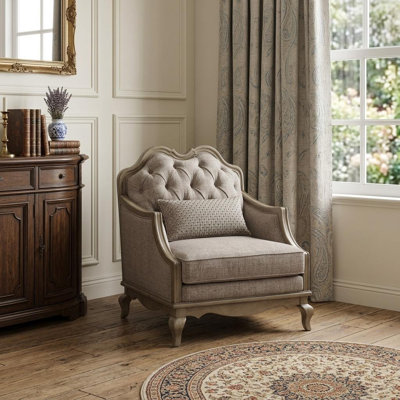 Chaise capitonnée beige et demi avec coussin décoratif Gracie Mills