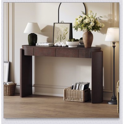 Élégante table d'entrée avec grain de bois naturel, conception cannelée et 2 tiroirs pour une décoration et un rangement modernes