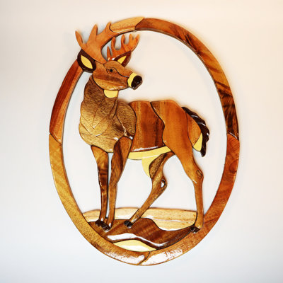 Décoration murale debout en bois de cerf Intarsia