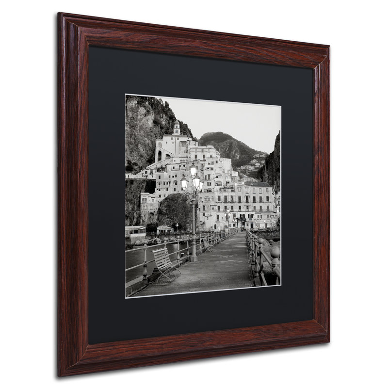Alan Blaustein, «Amalfi Pier I», reproduction de photo encadrée, H 16 po x l 16 po x P 0,5 po, Toile avec cadre brun, Noir