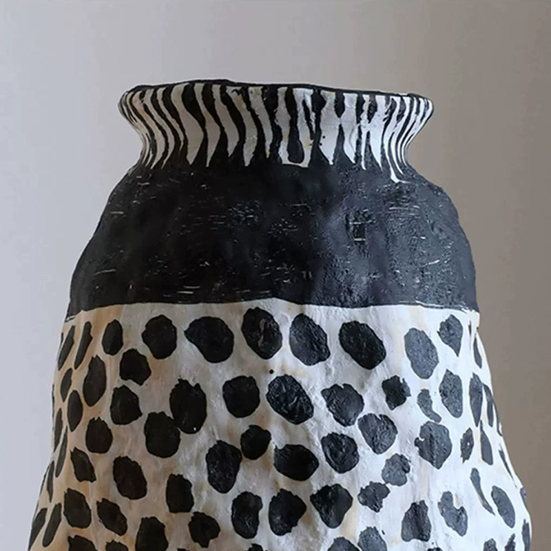 Vases de table en céramique noir et blanc de fantaisie, H 13,39 po x L 5,51 po x l 5,51 po