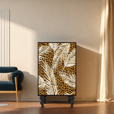 Armoire décorative française dans le salon