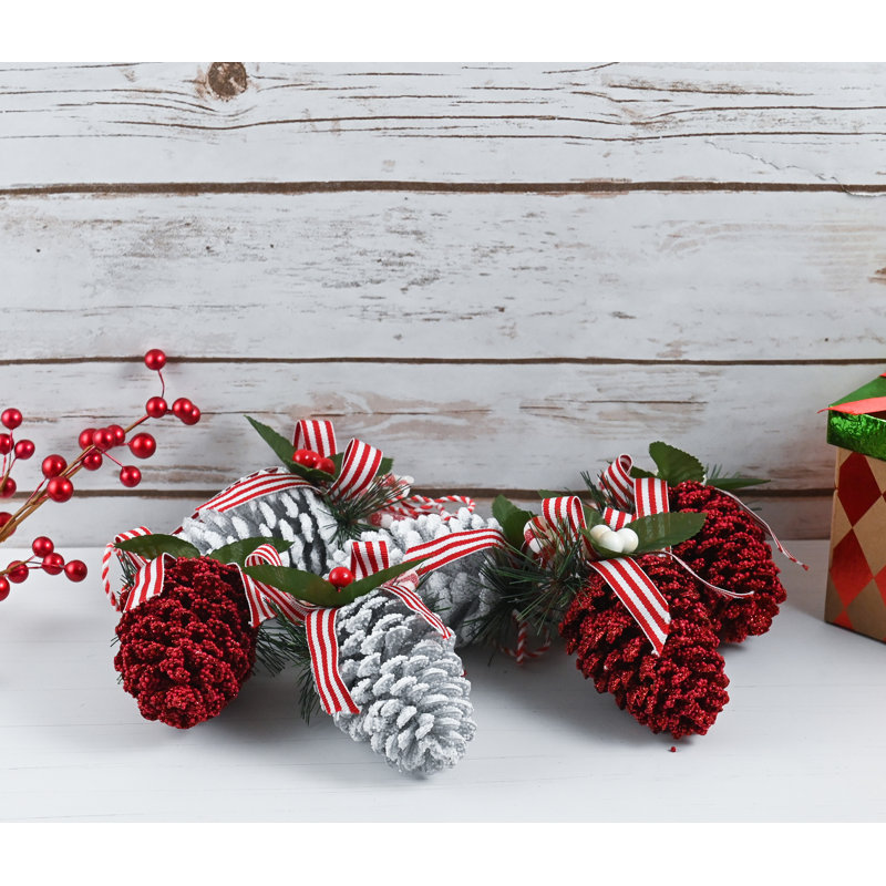 Pomme de pin rouge / blanche à paillettes avec feuille de houx réaliste et baies de canneberge avec ficelle de Noël - ensemble de 10 boules décoratives
