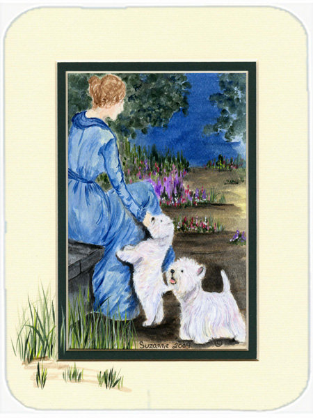 Femme avec sa planche à découper en verre westie east urban home