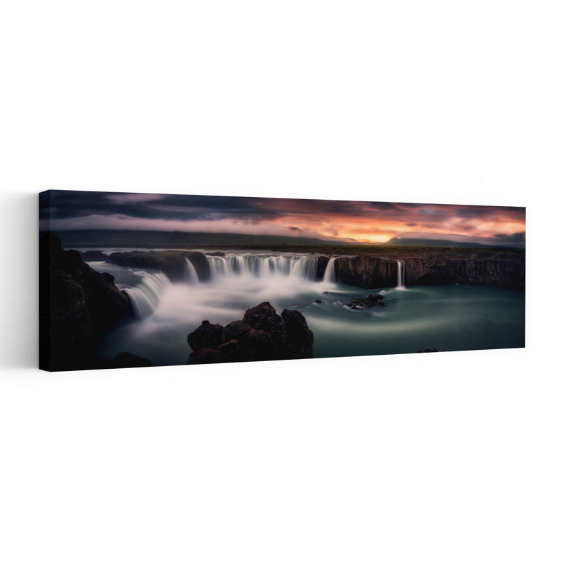 «Dramatic Waterfall Sunset», art dramatique coloré, paysage serein, nature, H 60 po x l 20 po