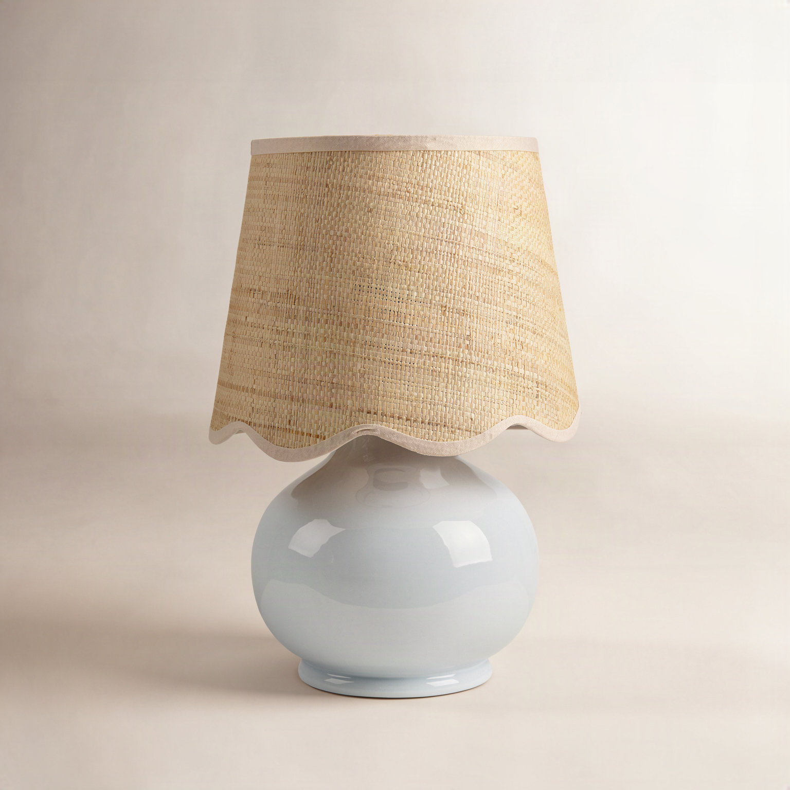 MOMSEN SCALLOP SHADE LAMP