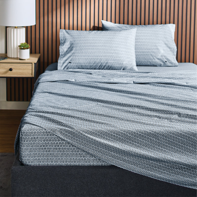 Lacoste Racquets 100% Cotton Percale Sheet Set, Navy, California King Sheet Set with 2 Pillowcases