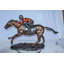Statue de course de chevaux en bronze avec jockey en uniforme rayé 50 po x 14 po x H 29 po