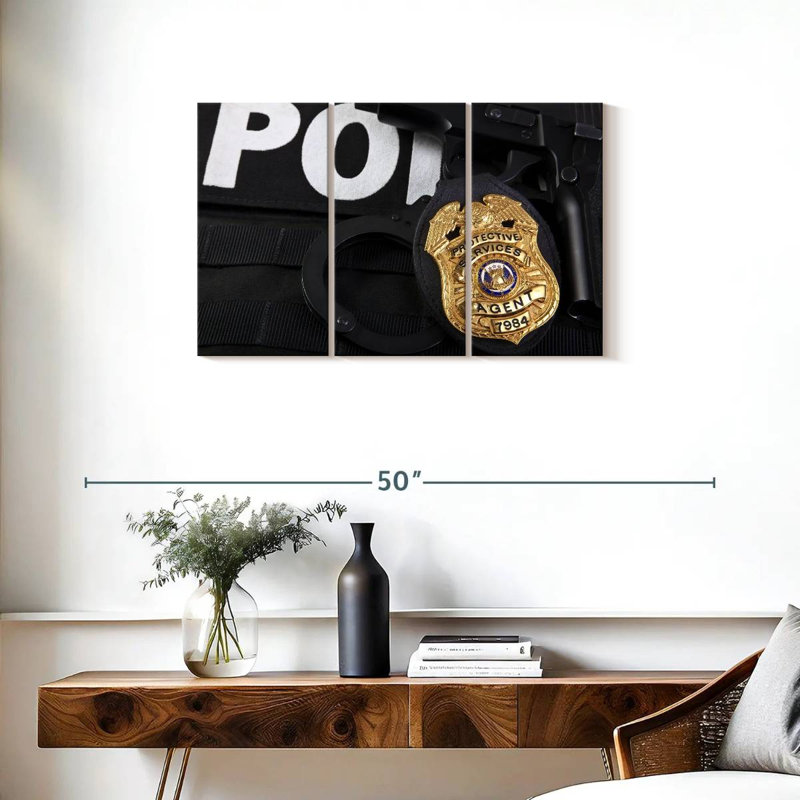 Chose de la police d'Alcaraz, H 20 po x l 33 po