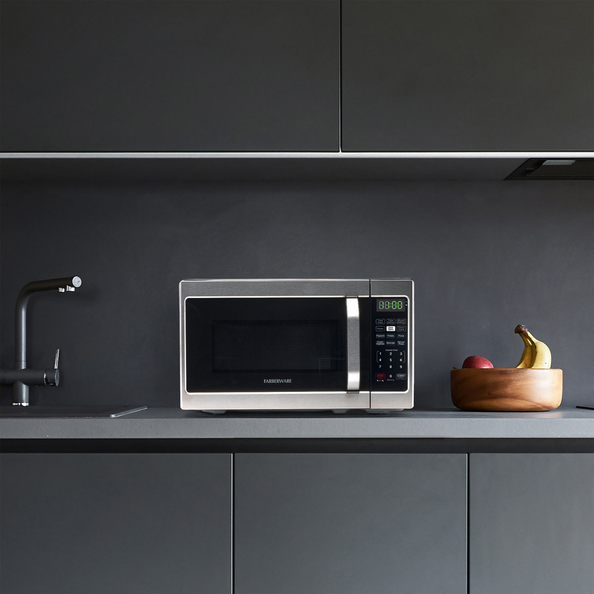 Farberware Compact Countertop Microwave Oven, 0.7 Cu. Ft. 700-Watt, Child Lock, Easy Clean Interior FMO07AHTBKJ