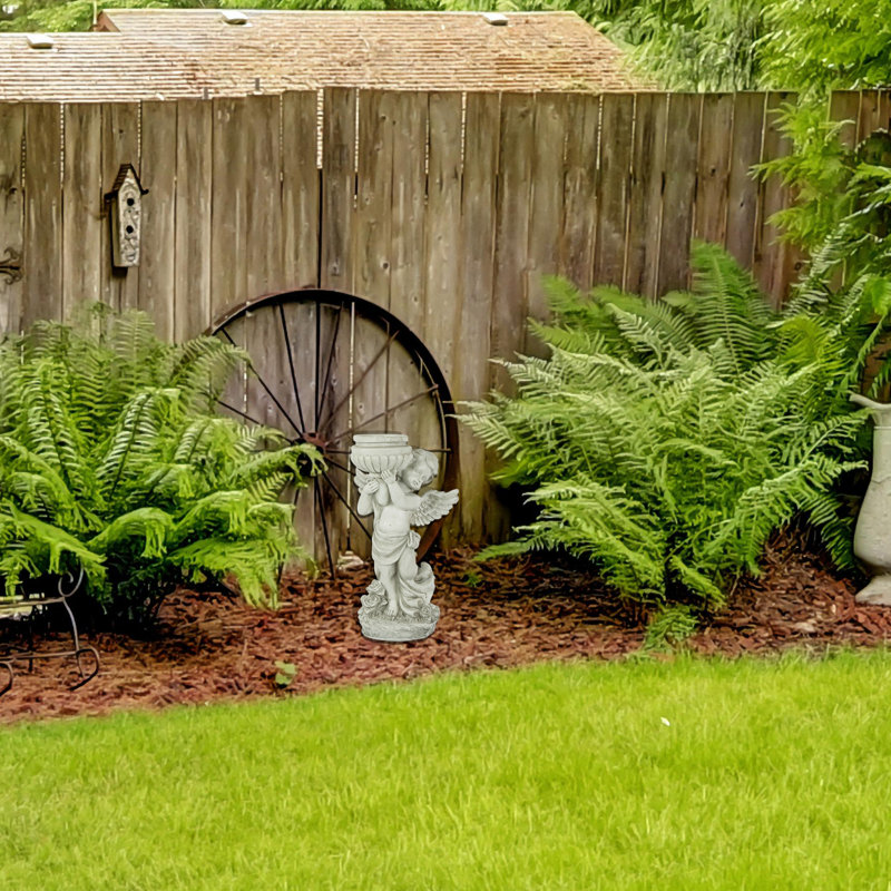 Statue de jardin 17,5 po Angel Chérubin tenant un bain d'oiseau