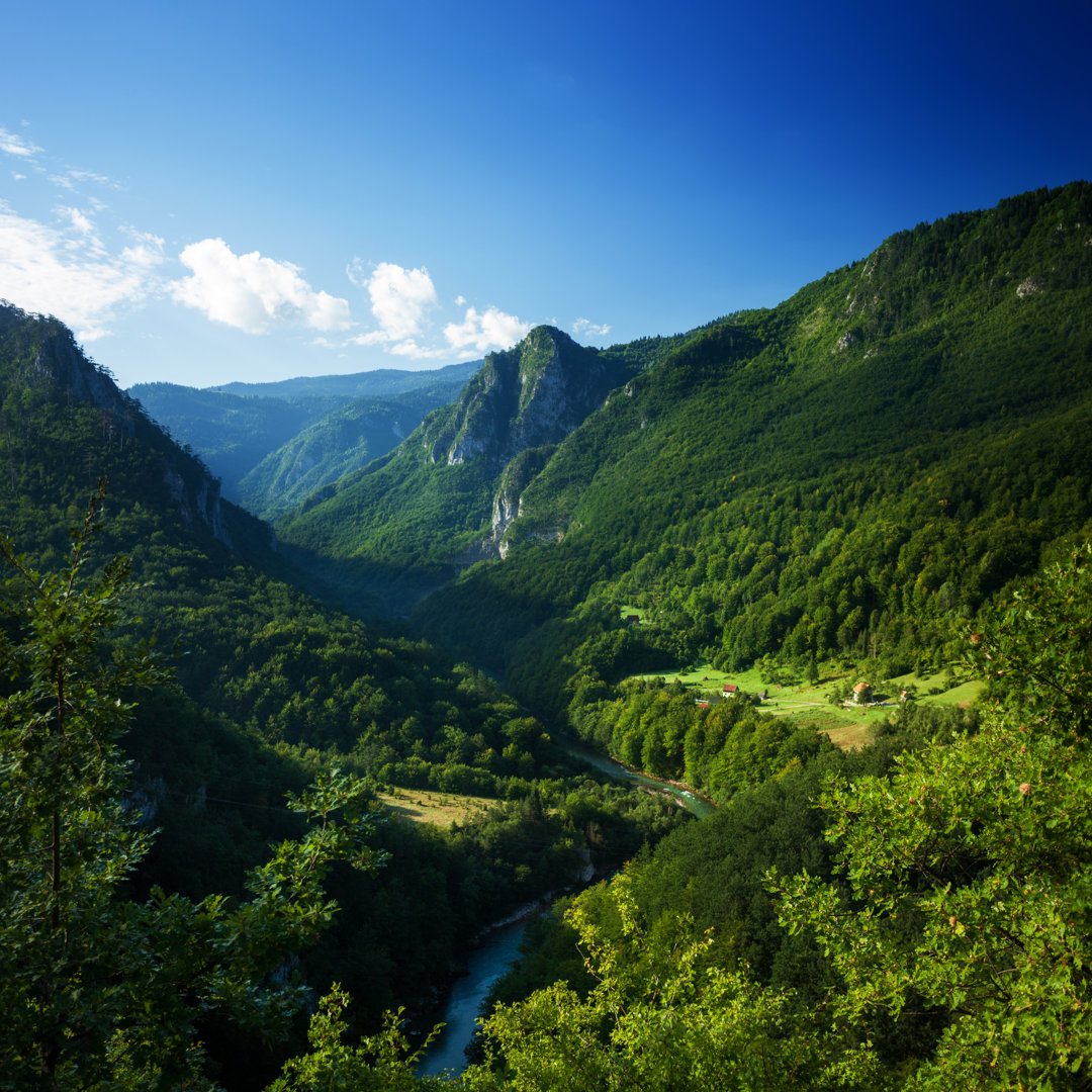 Luftaufnahme der Tara River Gorge. von Sankai - Drucken