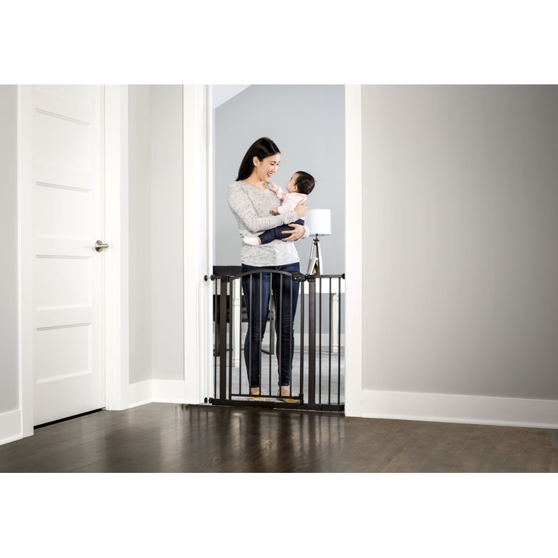 Bronze Arched Metal Retractable Baby Safety Gate