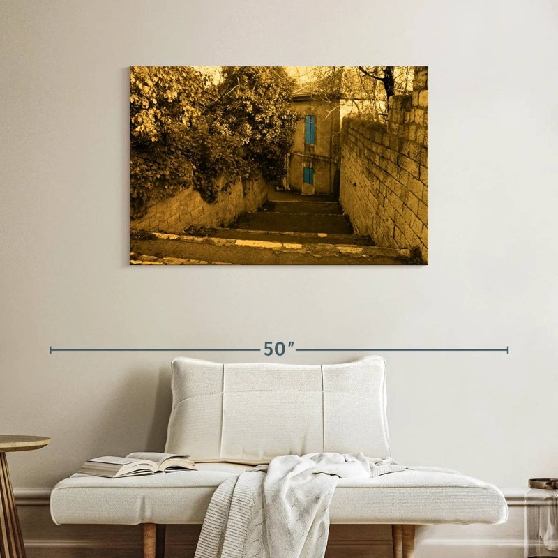 Lilie Jerusalem I, 26" H x 39" W