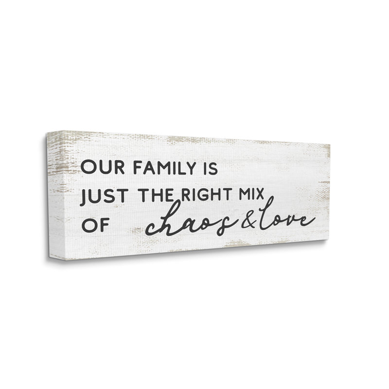 «Family Right Mix Chaos And Love Drôle» par - Art textuel, Plaque de bois, H 13 po x l 30 po