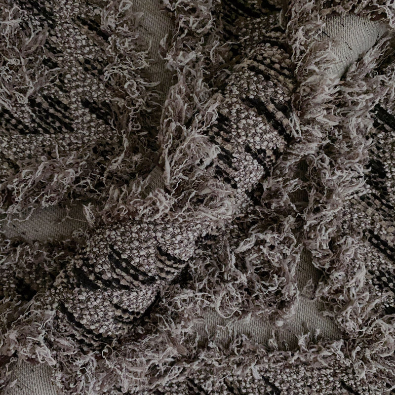 Graphite Keishi, Gris