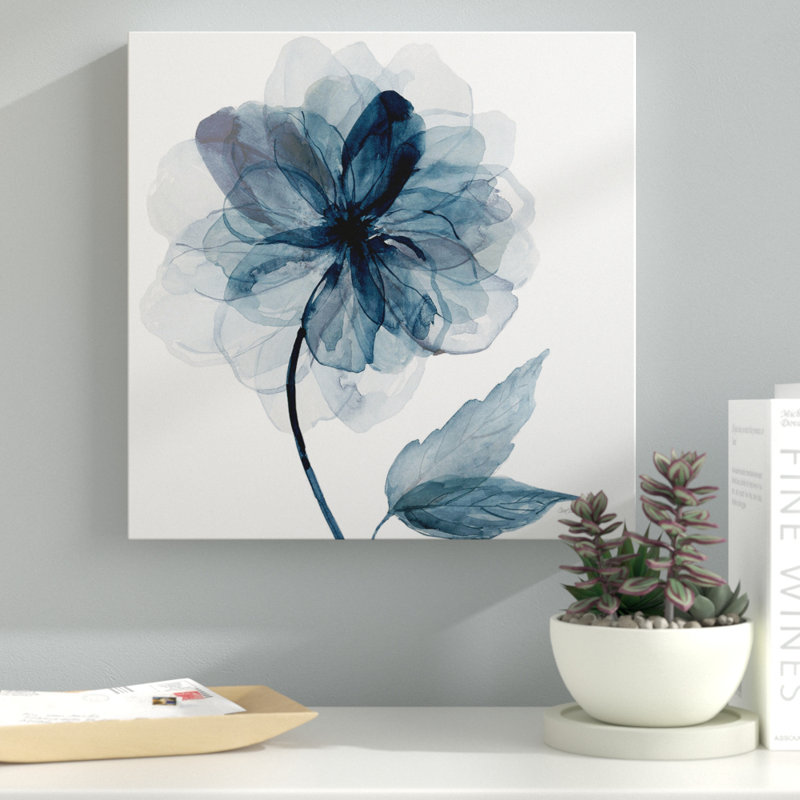 Indigo Bloom I - reproduction sur toile, H 40 po x l 40 po x P 1,5 po