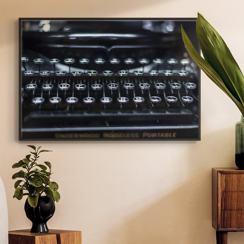 Endless Stories, reproduction d'art sur toile, H 41 po x l 27 po x P 2 po, Noir