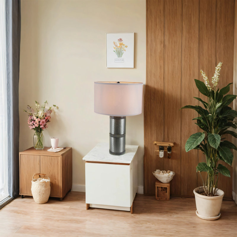Lampe de table avec abat-jour en tissu blanc (l'abat-jour requiert un assemblage automatique)
