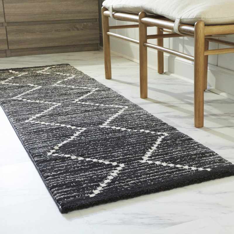 Tapis à motif géométrique Dedham, Tapis de couloir 2 pi x 6 pi 11 po