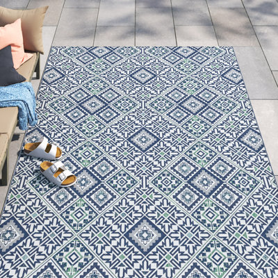 Amot Geometric Indoor / Outdoor Area Rug