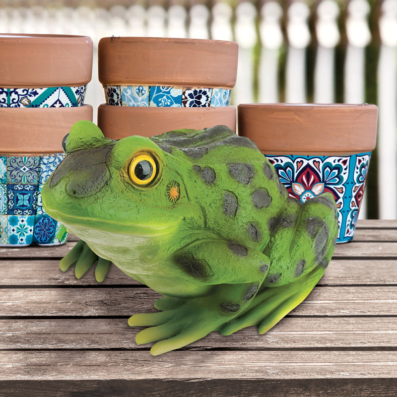 Ribbit the Frog Garden Statue, 1