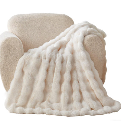 High-End Faux Fur Rabbit Blanket Thick And Warm Long Pile Blanket Suitable For Bed And Sofa.