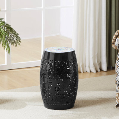 Table d'appoint 12 po - Noir | Fascinant décor de mosaïque avec plateau en carreaux de céramique et fabrication en fer, idéal pour différents endroits intérieurs comme le patio, la piscine, le porche, les collations fonctionnelles, les boissons,