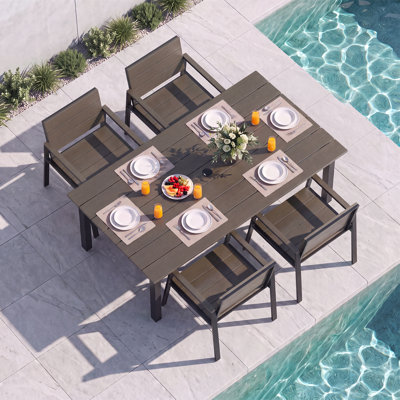 Ensemble de salle à manger d'extérieur de 5 pièces avec trou pour parasol